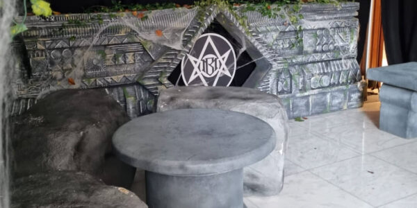 We can build a unique crypt to fit your cult horror theming using spectacular props and installations made for your event space.