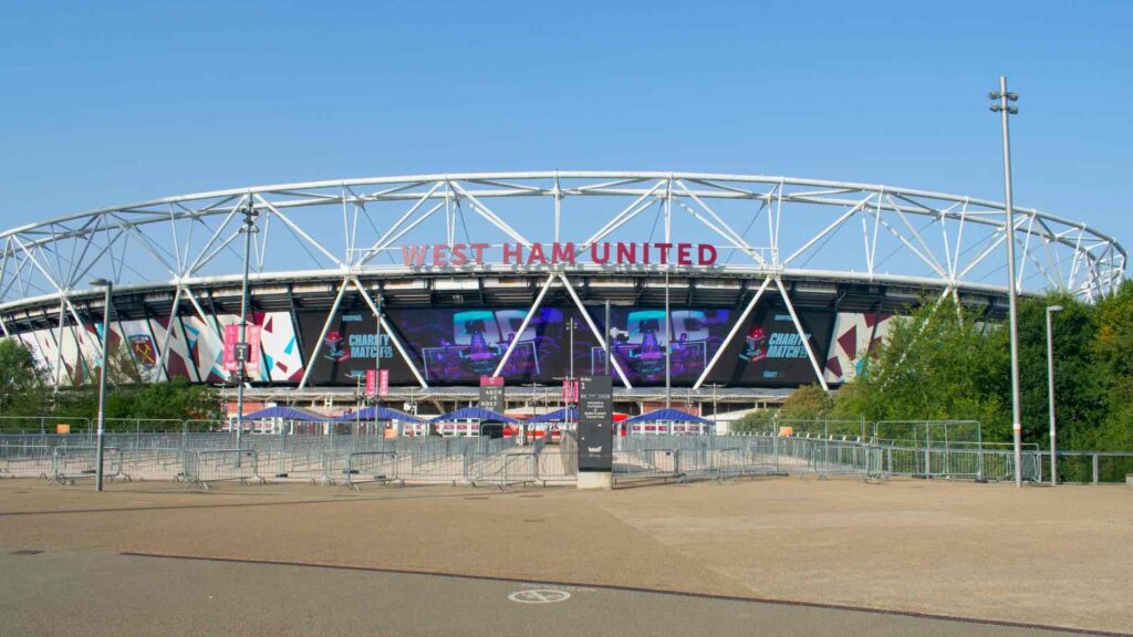 Exterior view of the Queen Elizabeth Olympic Park Stadium (London Stadium).