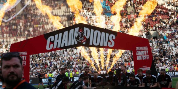 Sidemen-Charity-Match-Sidemen-FC-Trophy-Celebration