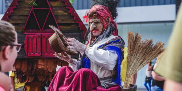 The-Old-Crone-Performing-For-Audiences