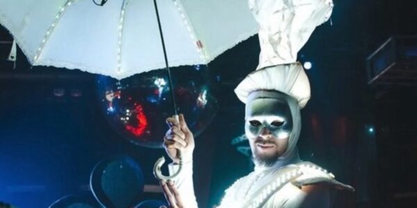 Umbrella-Prop-And-LED-White-Show