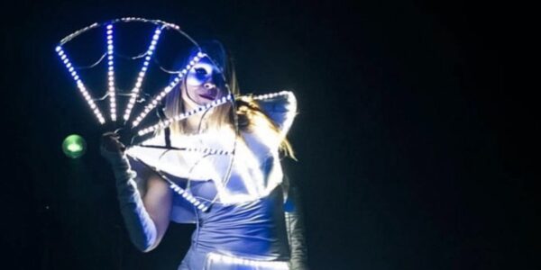 White-Fan-Performer
