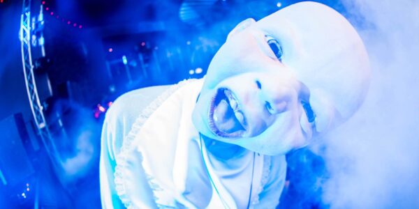 Unusual-Baby-Head-Walkabout-Act