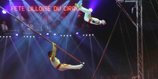 Chinese-Circus-Acrobats-Performing-Flips