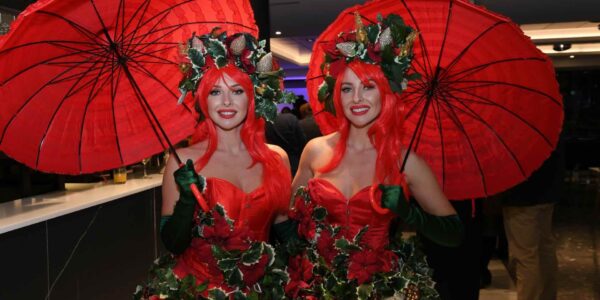 Living-Christmas-Flower-Girls-With-Umbrellas