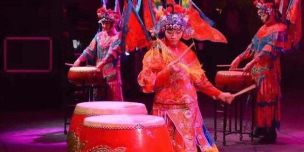 Traditional-Chinese-Drummers-With-Headpieces