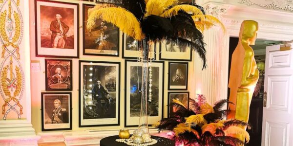 Red-Carpet-Themed-Party-Table-Centrepiece