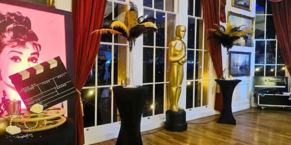 Awards-And-Table-Centrepieces-Props-For-Film-Theme-Party