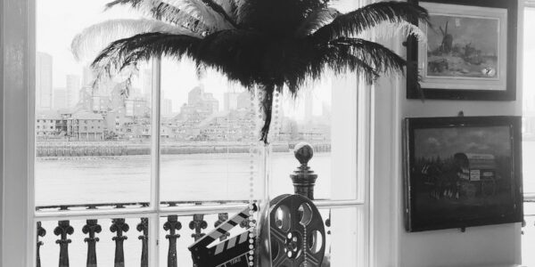 Classic-Hollywood-Themed-Table-Centrepiece
