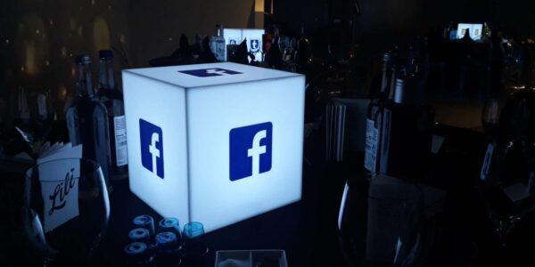 Cube-Centrepiece