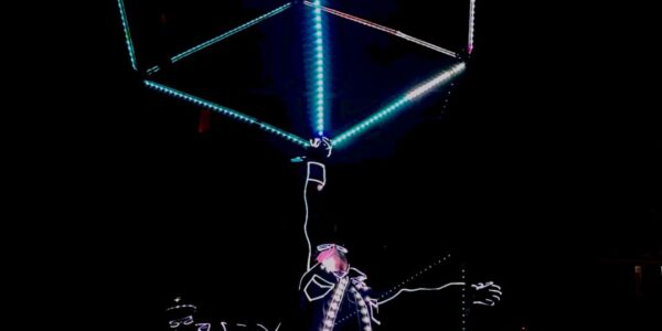 Glowing-Dance-Show-Holding-Cube
