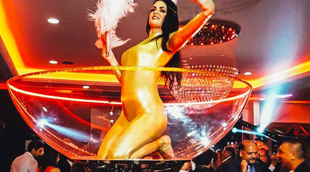 James-Bond-Themed-Event-Martini-Golden-Girl