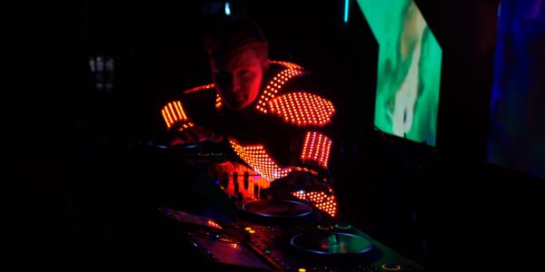 LED-DJ-Tron-Show-Wearing-glowing-Suit
