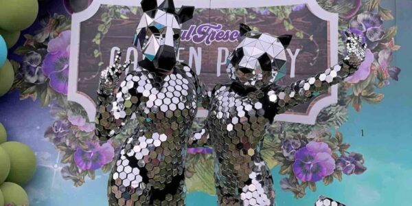 Roaming-Mirror-Animal-Heads-At-Copoate-Party