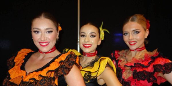 Can-Can-Dancers-For-World-Theming