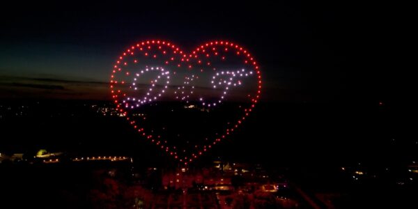 Custom-Drone-Show-Heart