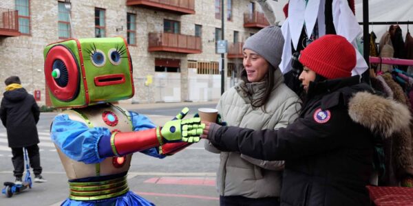 Interactive-Walkabout-Robot-Performer