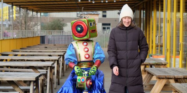 Walkabout-Female-Robot-Performer-At-Public-Event