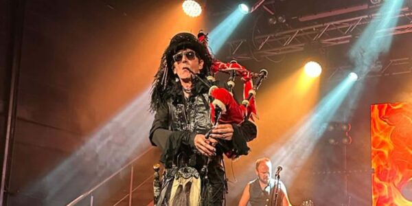 Bagpipers-For-Hire-At-Glastonbury