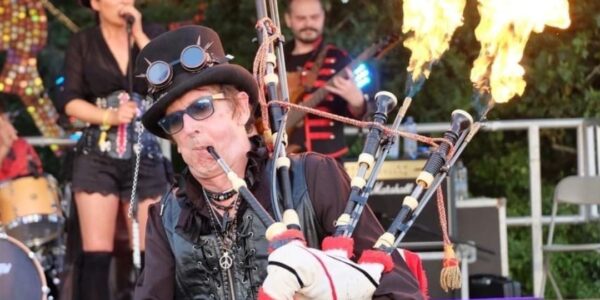 Flaming-Bagpipes-Show
