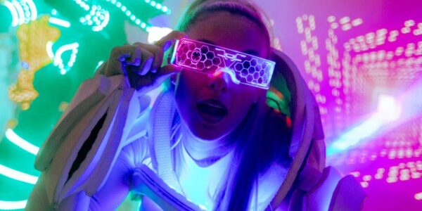 Glow-LED-Entertainer-At-Festival-Themed-Event
