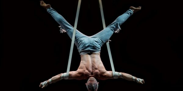 Aerial-Straps-Show-Circus-Act