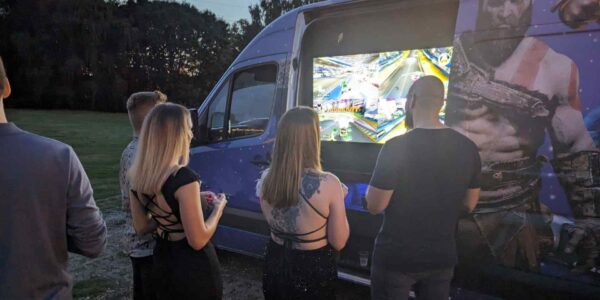 Exterior-Of-Customisable-Gaming-Van