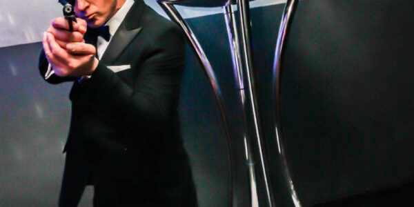 James-Bond-Lookalike-With-Giant-Martini-Performer