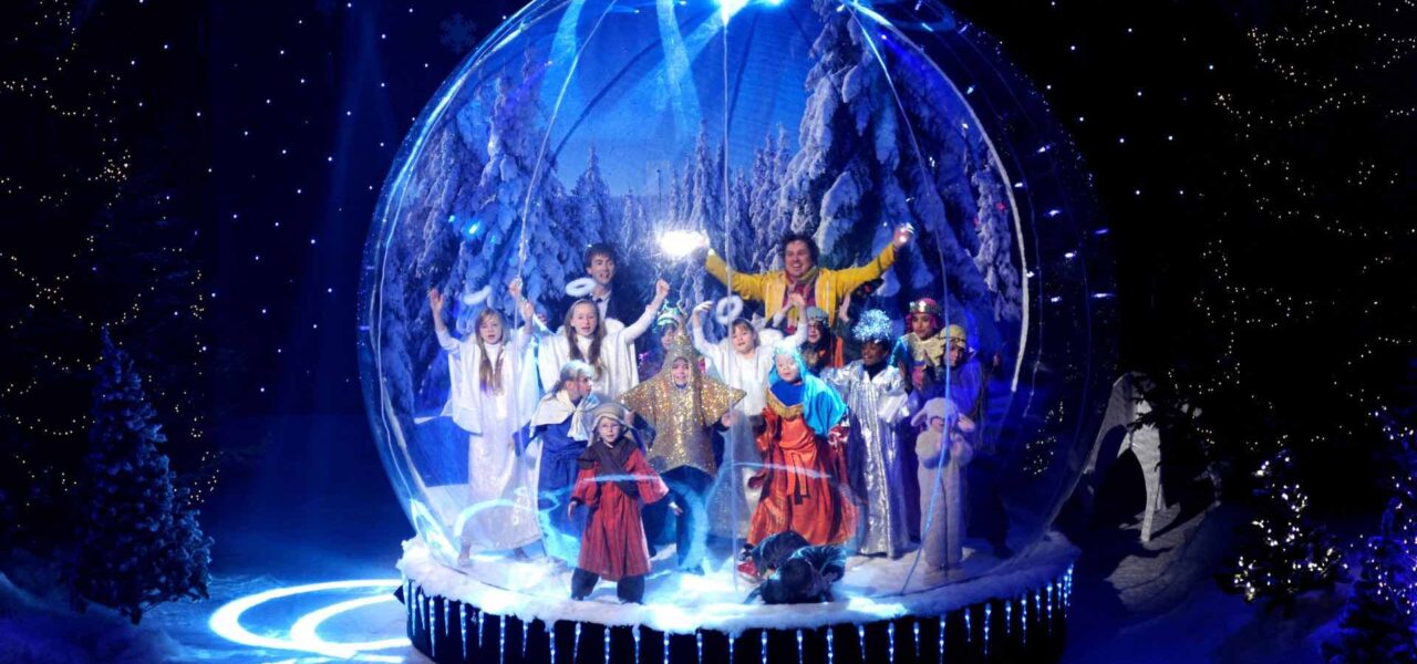 Giant-Snow-Globe
