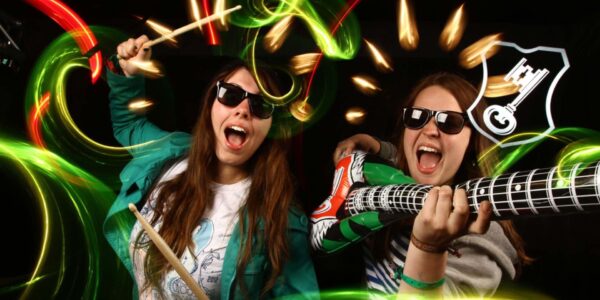 Unique-Photo-Booth-Group-Photo.jpg