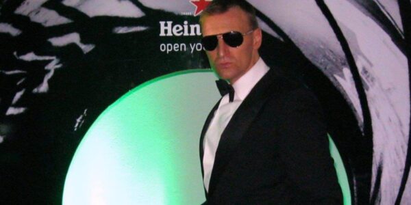 007-Actor-Stunt-Show-Premiere.jpg