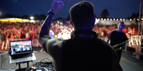 Ignition-Immersive-DJ-Show-Headline-Show