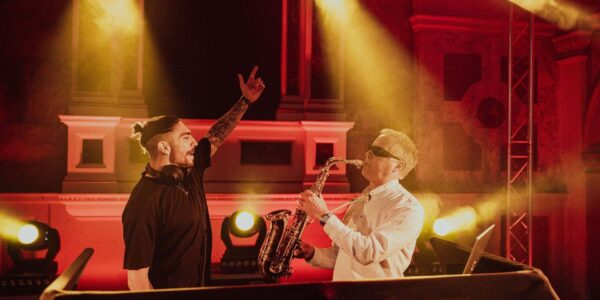 Ignition-Immersive-DJ-Show-Saxophonist