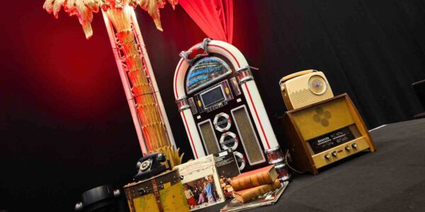 We can transform your stages with decadent Jazz and 1920s theme styling as seen here.