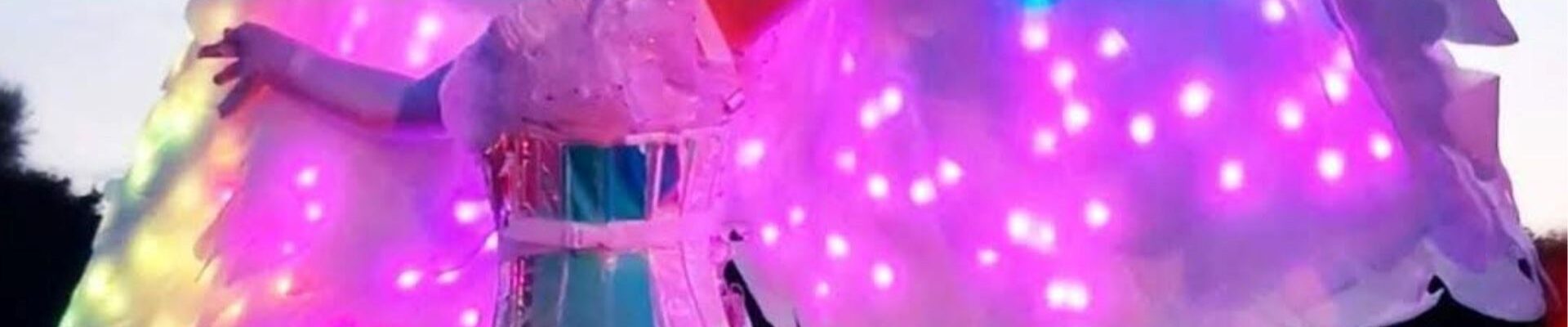 LED-Angel-Stilt-Walker