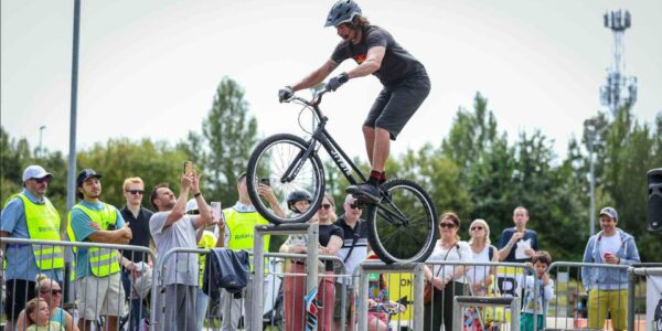 Mountain-Bike-Stunt-Show-Family-Festivals