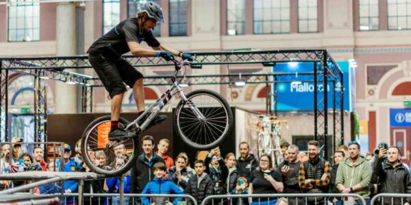 Mountain-Bike-Stunt-Show-Indoor-Activations