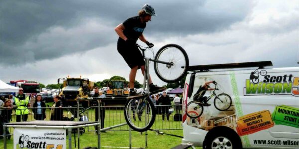 Mountain-Bike-Stunt-Show-Outdoor-Events