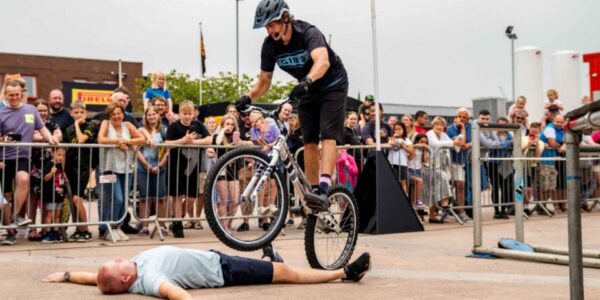 Mountain-Bike-Stunt-Show-Spectacle
