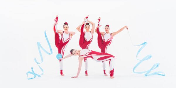 Olympic-Themed-Acrobatic-Troupe