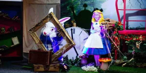 Alice-In-Wonderland-Halloween-Theming