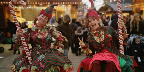 Book walkabout Christmas entertainment for your classic Chrismas events such as our presents.