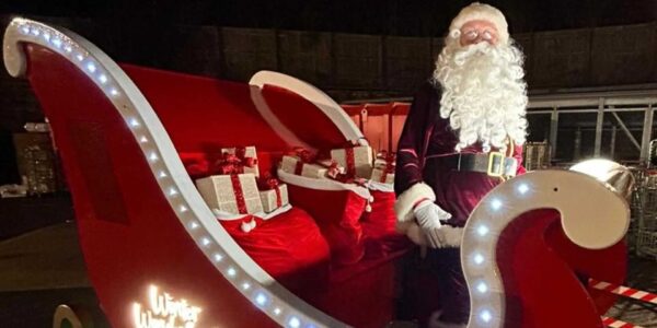 Father-Christmas-Performer-And-Realistic-Sleigh