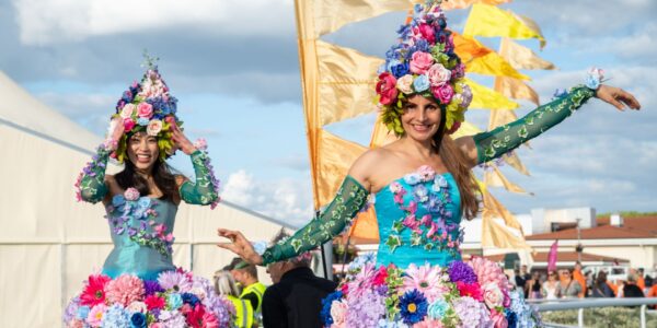 Floral-Themed-Entertainment