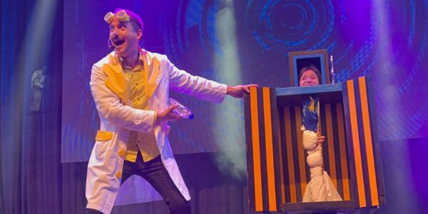 Kids-Science-Stage-Show-Performance.jpg
