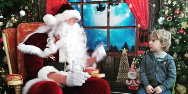 Realistic-Father-Christmas-Performer