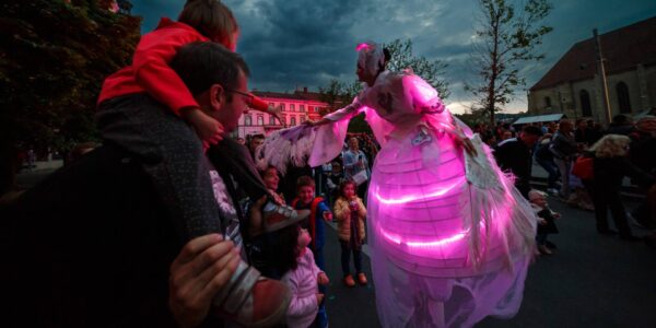 Stilt-LED-Light-Walker-Performance