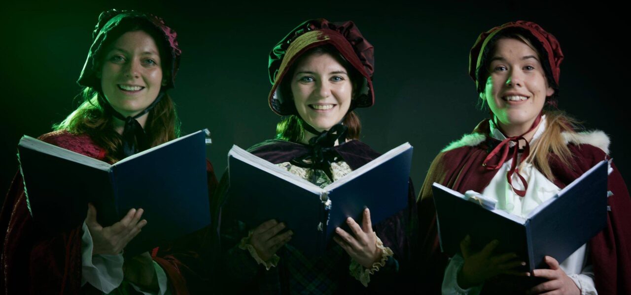 Traditional-Victorian-Christmas-SIngers