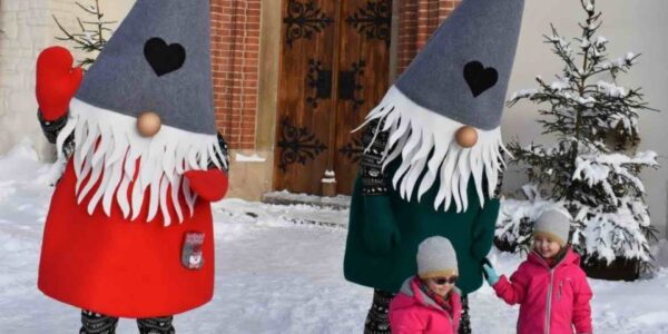 Christmas Gnomes-Walkabout-Entertainment-With-Kids