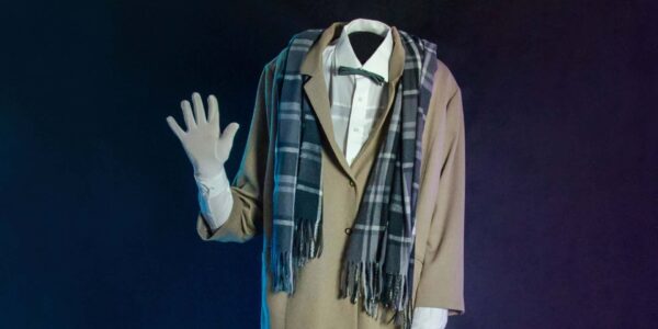 Headless-Couple-Waving-Man